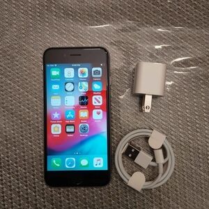 Apple iPhone 6 with Charger